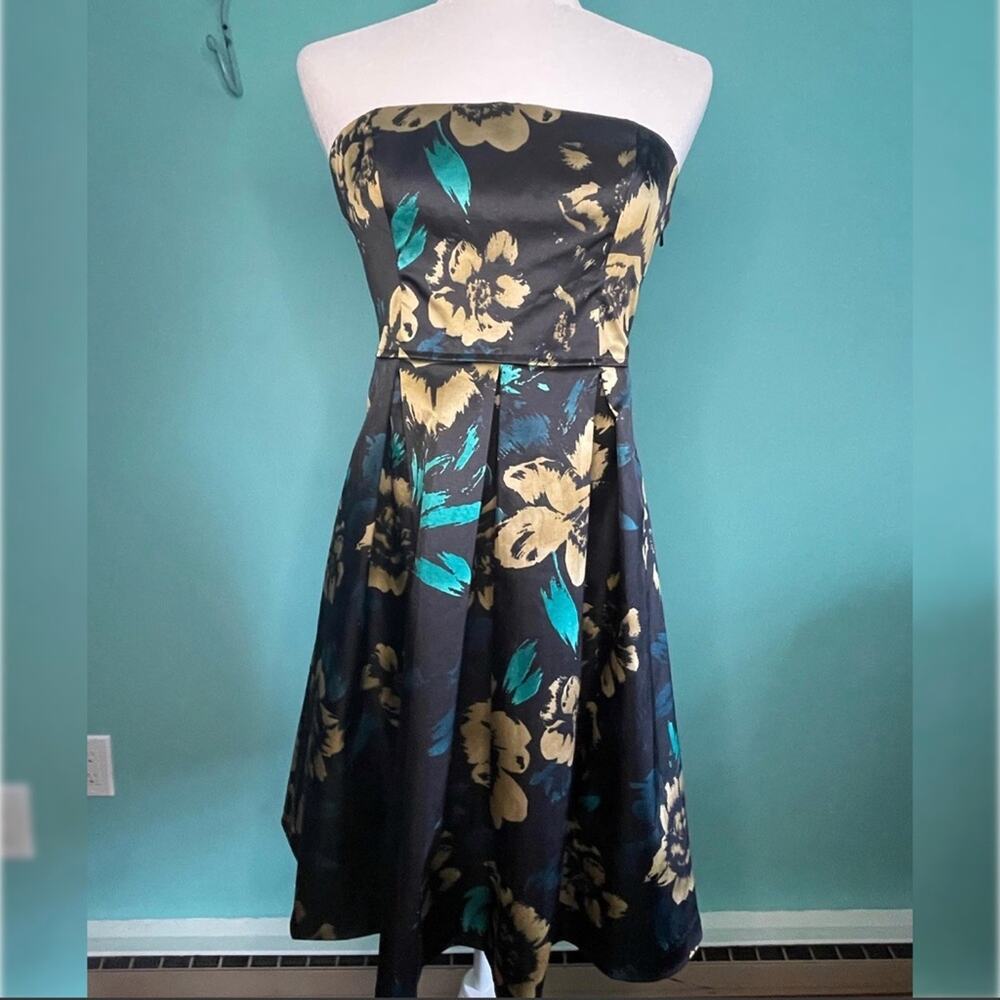 Guess strapless black formal dress in size 7